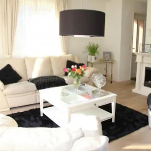 https://casa-1-2-3-villa-zandvoort.zandvoort-hotels.com
